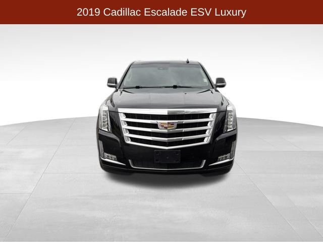 Used 2019 Cadillac Escalade ESV Luxury AWD/4WD image 2