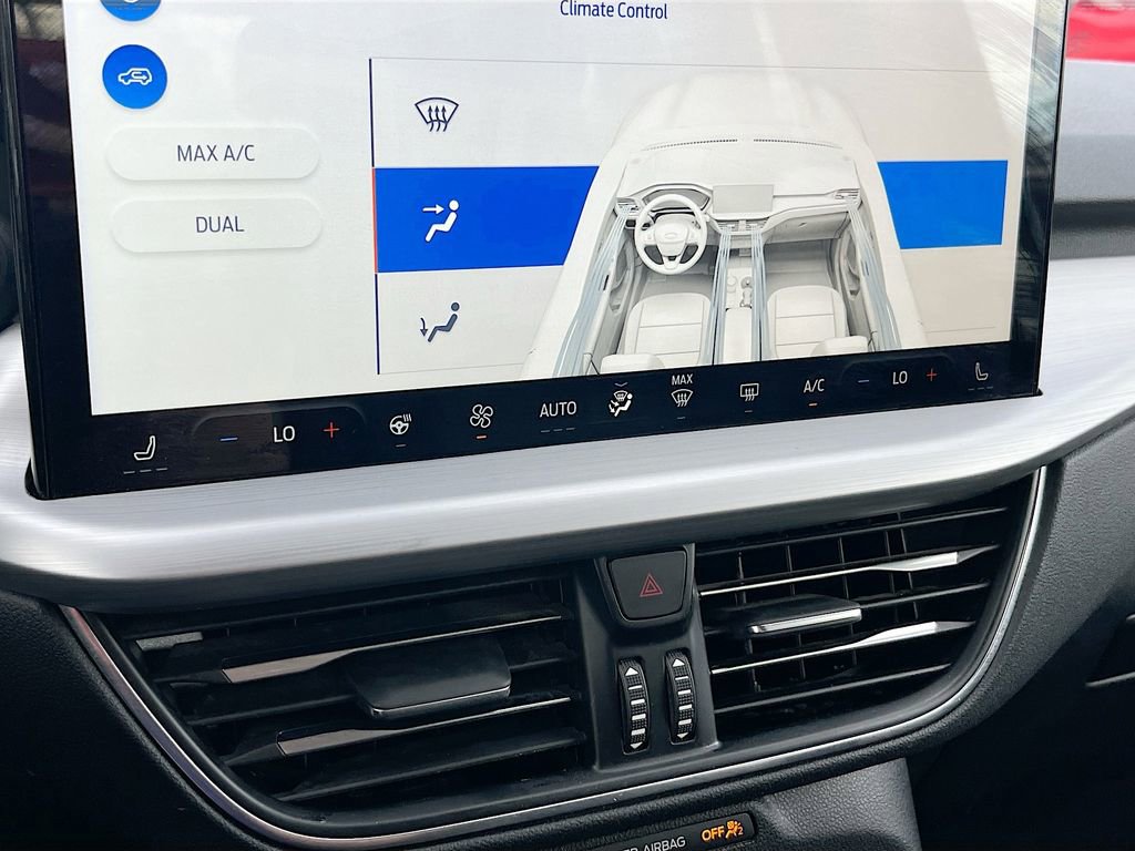 Used 2023 Ford Escape Platinum image 16