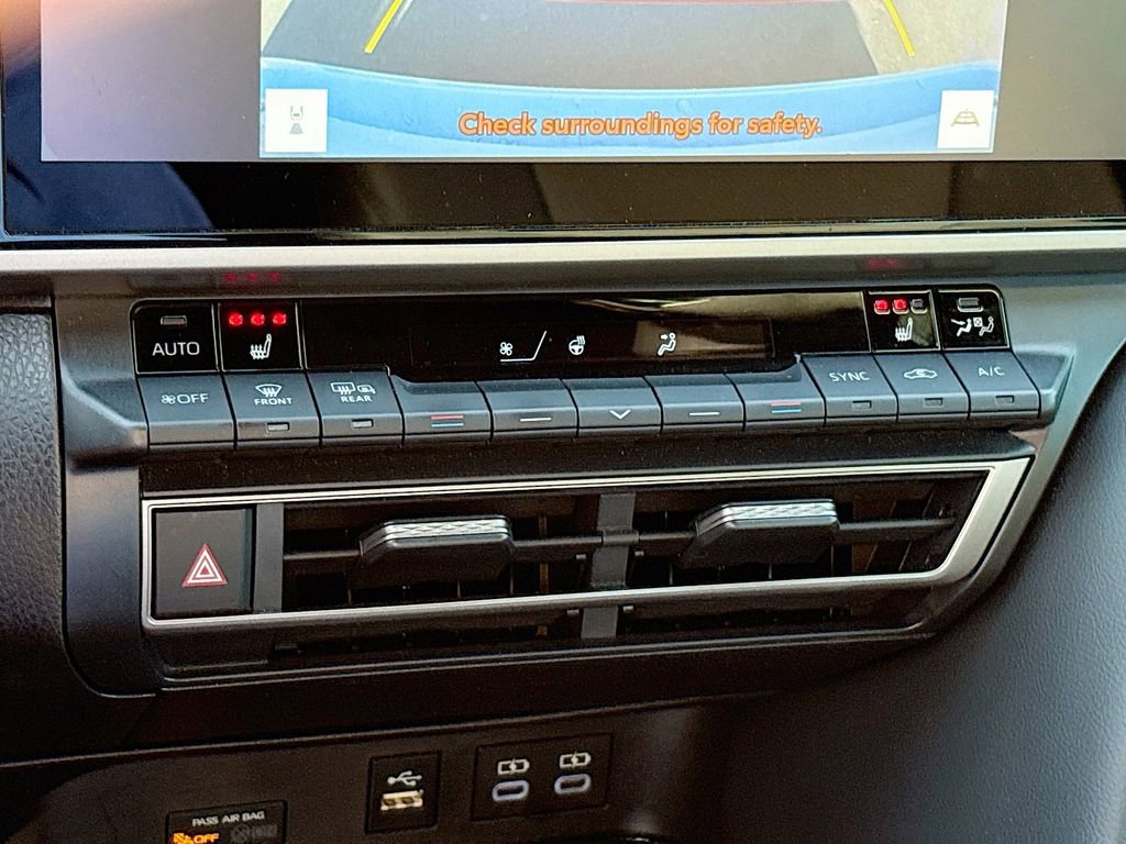 Used 2025 Toyota Camry XSE image 21