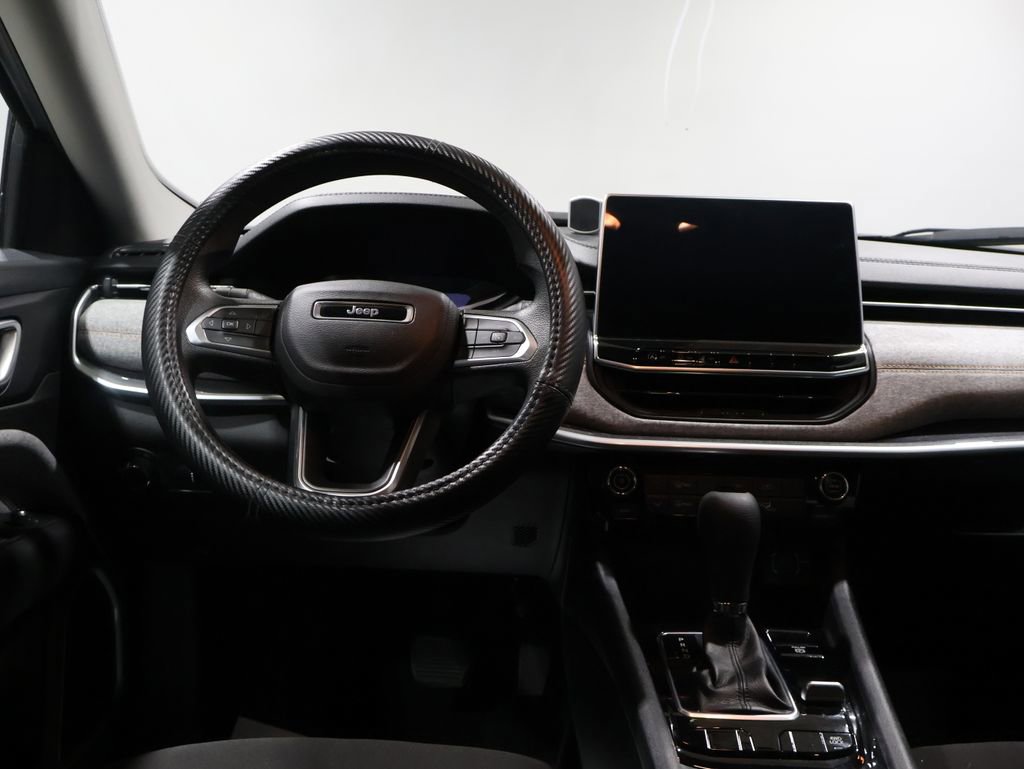 Used 2022 Jeep Compass Sport image 17