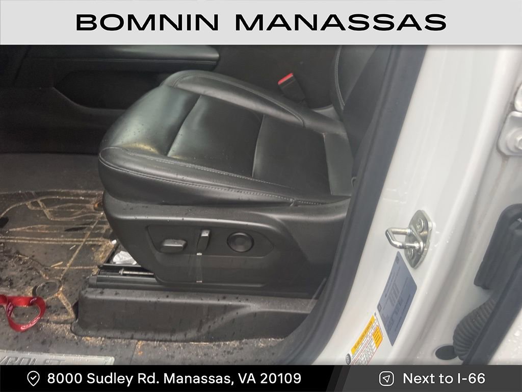 Used 2021 Chevrolet Suburban Z71 w/ Luxury Package image 9