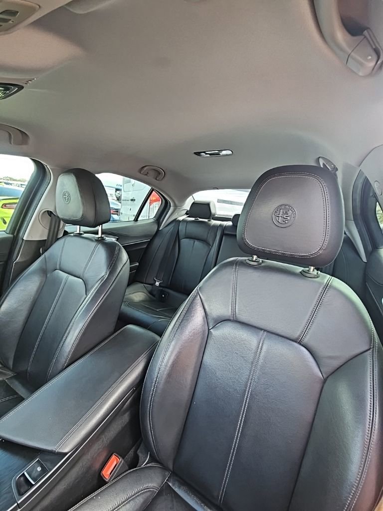 Used 2018 Alfa Romeo Giulia image 18
