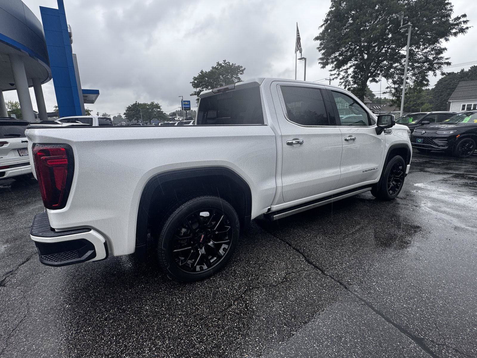 Certified 2023 GMC Sierra 1500 Denali w/ Denali Reserve Package AWD/4WD image 8