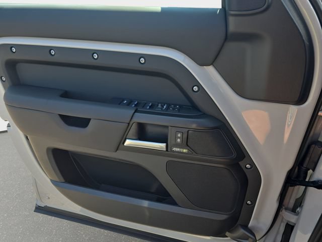 New 2026 Land Rover Defender 110 X AWD/4WD image 19