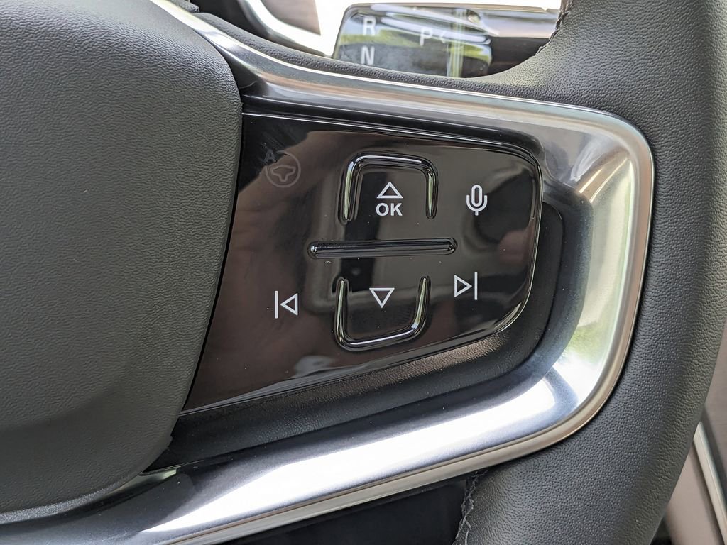 New 2025 Volvo EX90 Plus AWD/4WD image 27