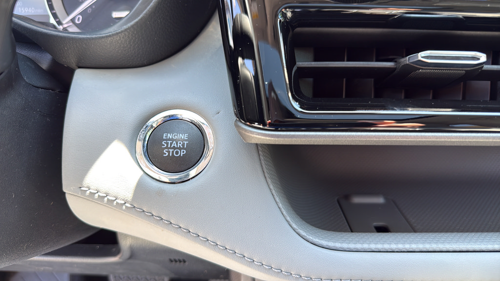 Used 2022 Toyota Highlander XLE FWD image 29