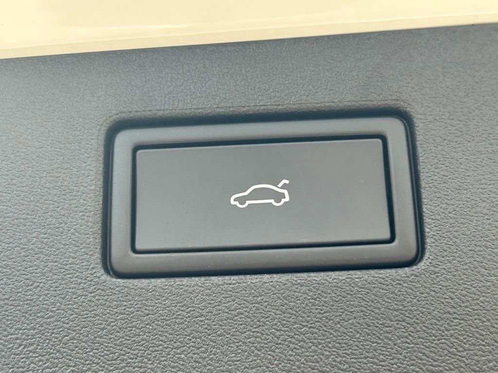 New 2026 Volkswagen Tiguan SE R-Line image 58