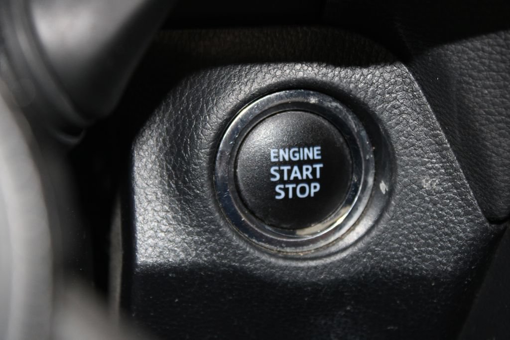 Used 2021 Toyota RAV4 XLE AWD/4WD image 34