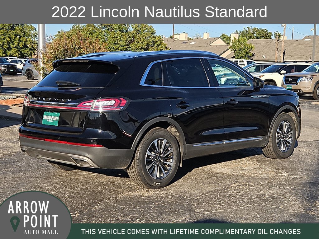Used 2022 Lincoln Nautilus FWD w/ Premium Package image 12