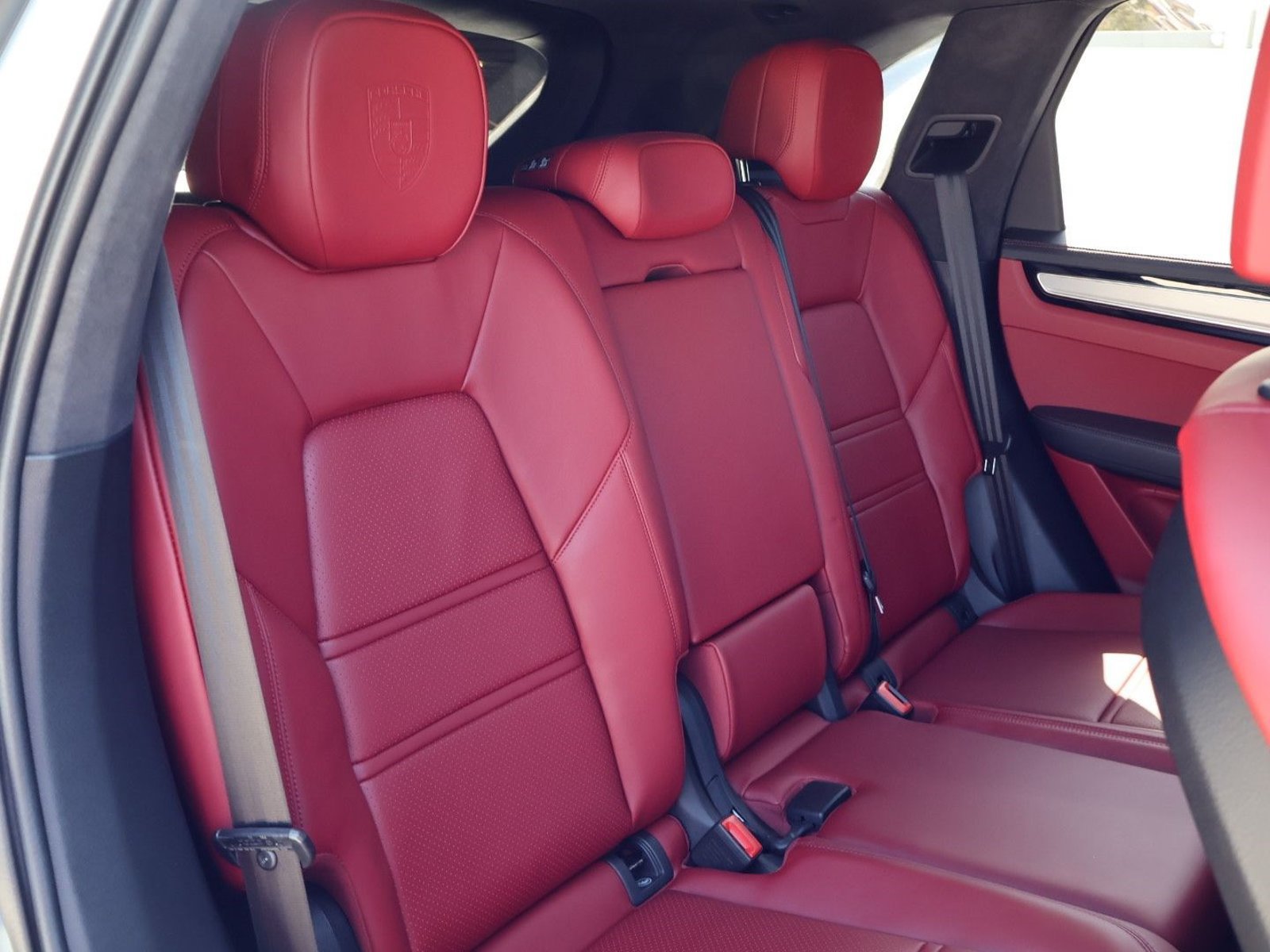 Certified 2023 Porsche Cayenne Turbo AWD/4WD image 23