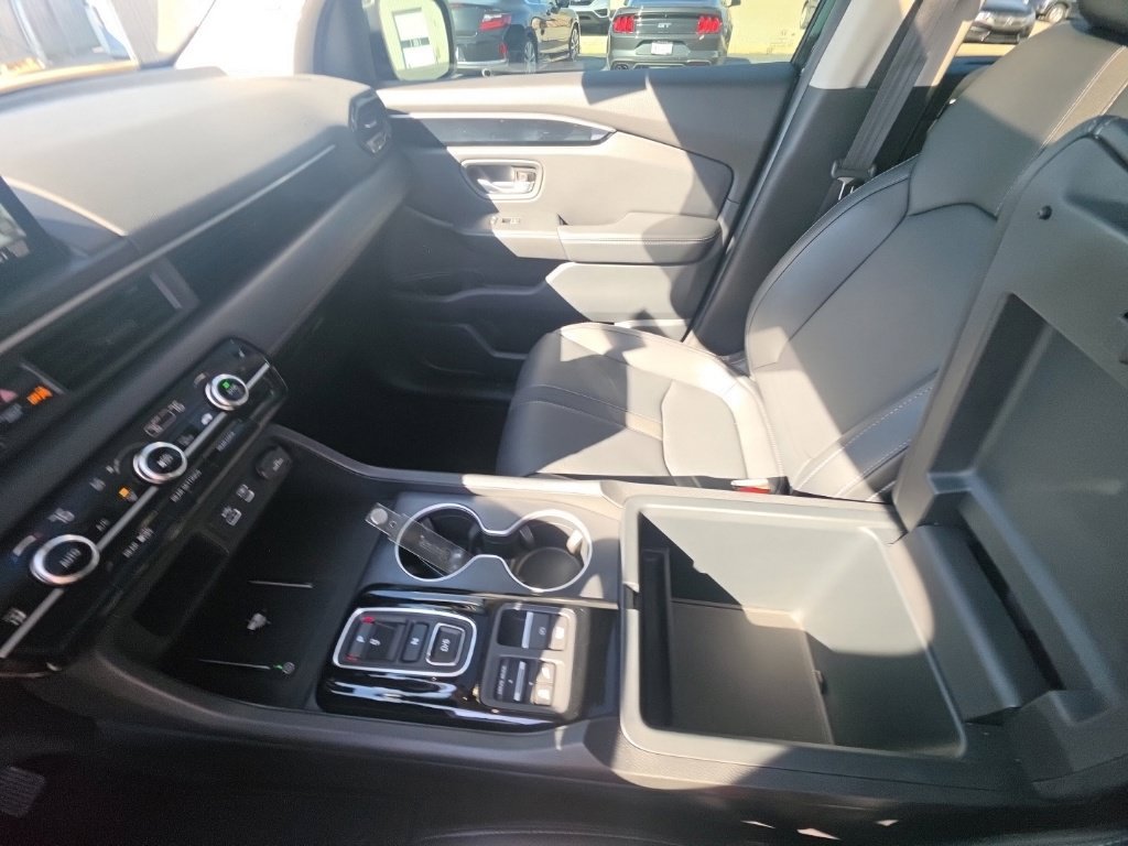 Certified 2024 Honda Pilot Touring image 25