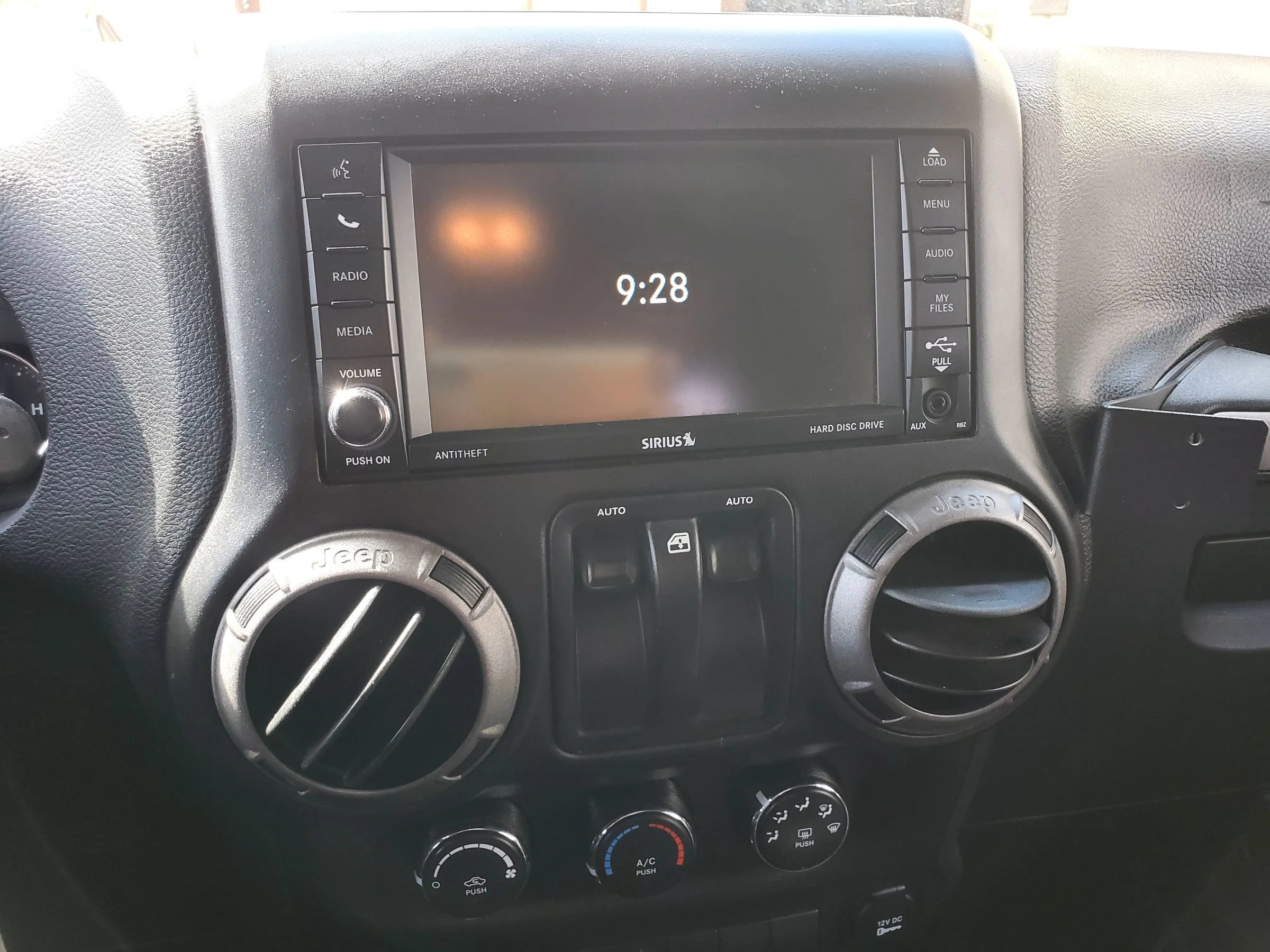 Used 2015 Jeep Wrangler Sport AWD/4WD image 32