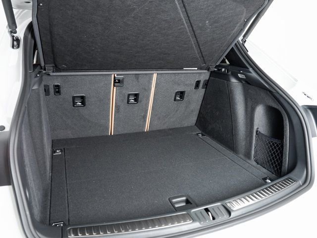 Certified 2025 Porsche Macan image 28