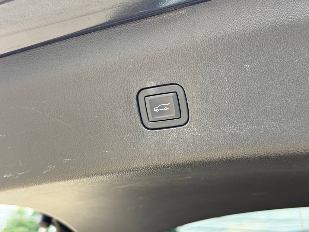 Used 2019 Buick Enclave Essence FWD image 28
