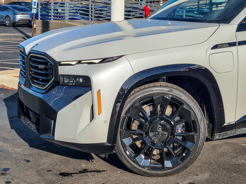 Used 2023 BMW XM image 2