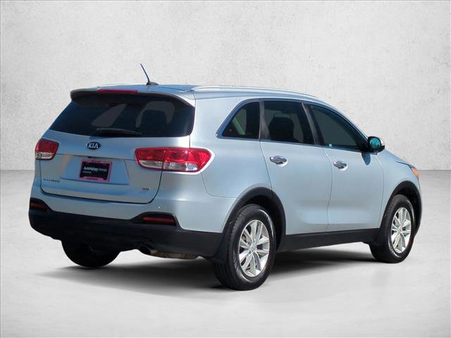 Used 2017 Kia Sorento FWD image 5