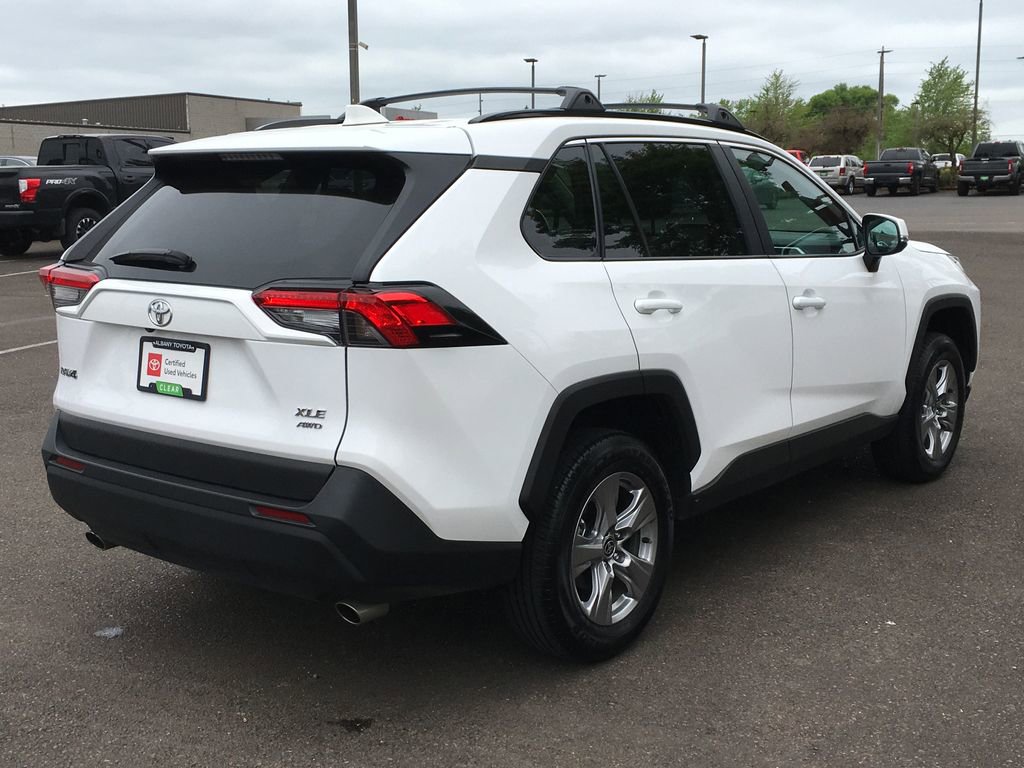 Used 2025 Toyota RAV4 XLE AWD/4WD image 7