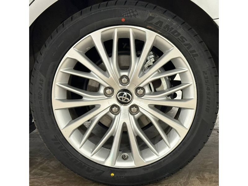 Used 2018 Toyota Camry XLE FWD image 11