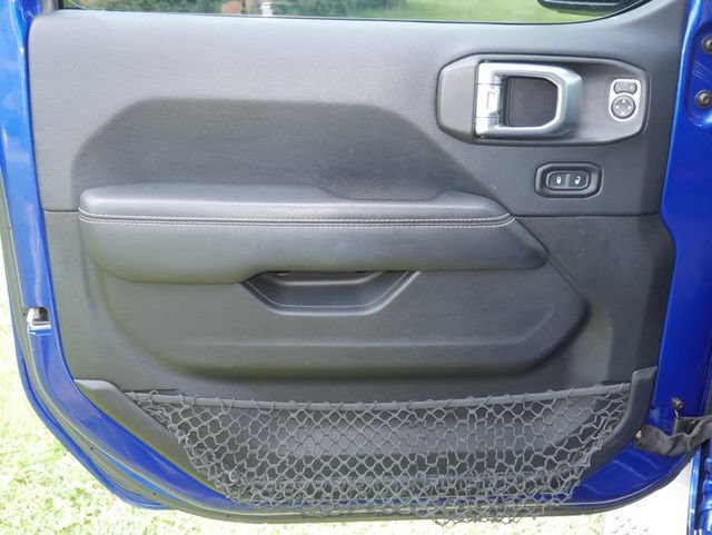 Used 2019 Jeep Wrangler Unlimited Sahara w/ Cold Weather Group AWD/4WD image 11