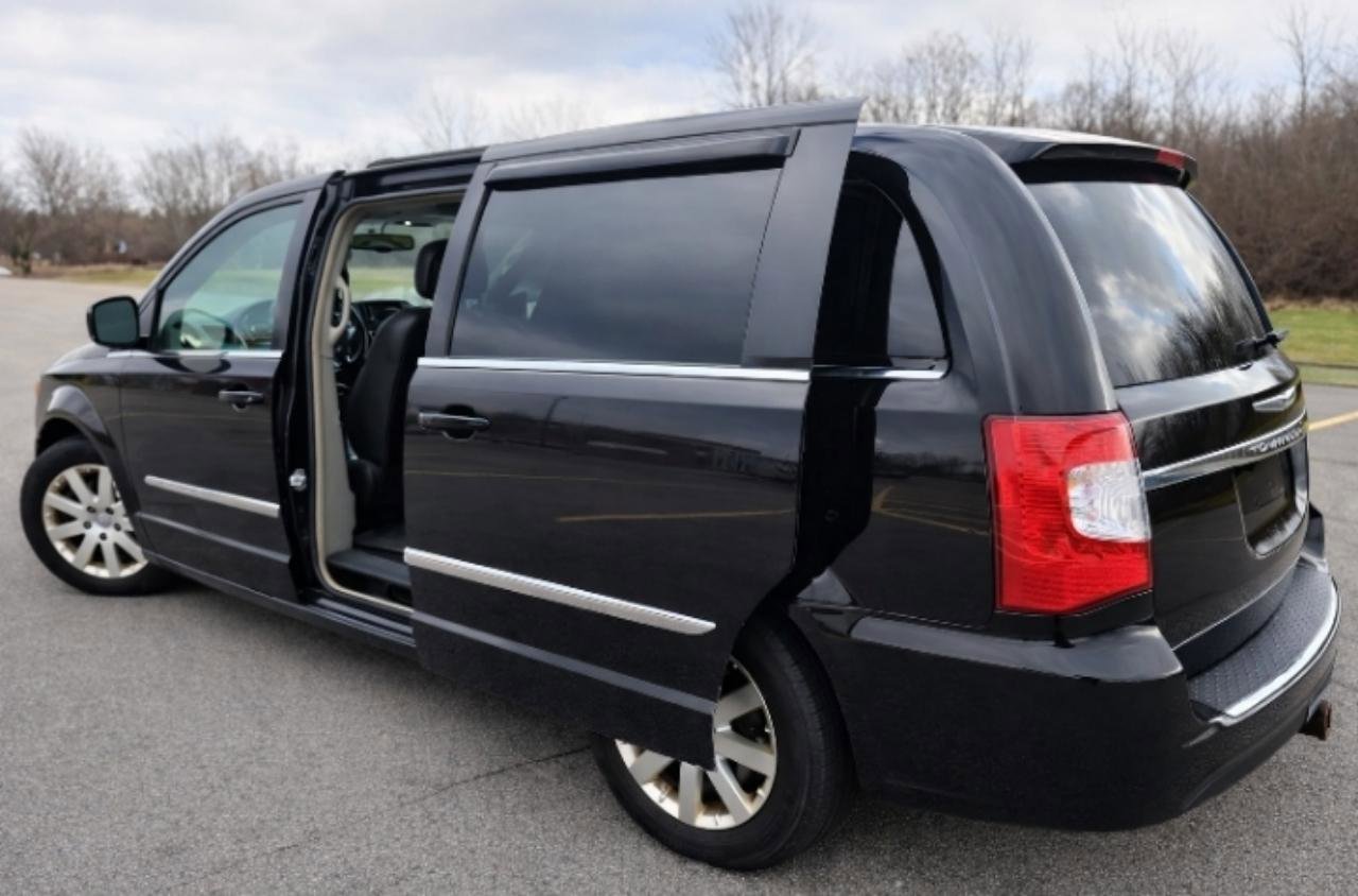 Used 2014 Chrysler Town & Country Touring w/ Trailer Tow Group image 7