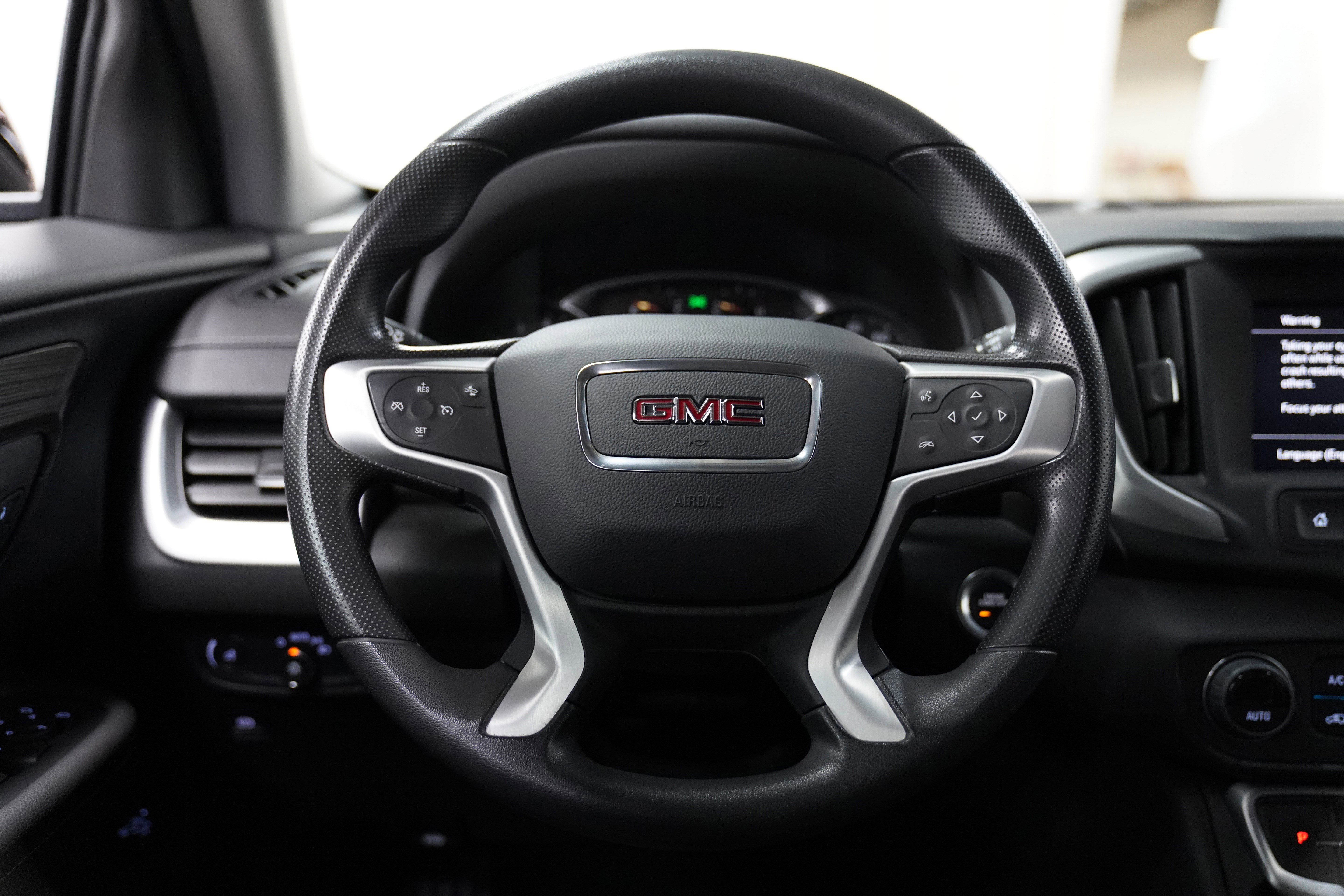 Used 2023 GMC Terrain SLE w/ Driver Convenience Package image 18
