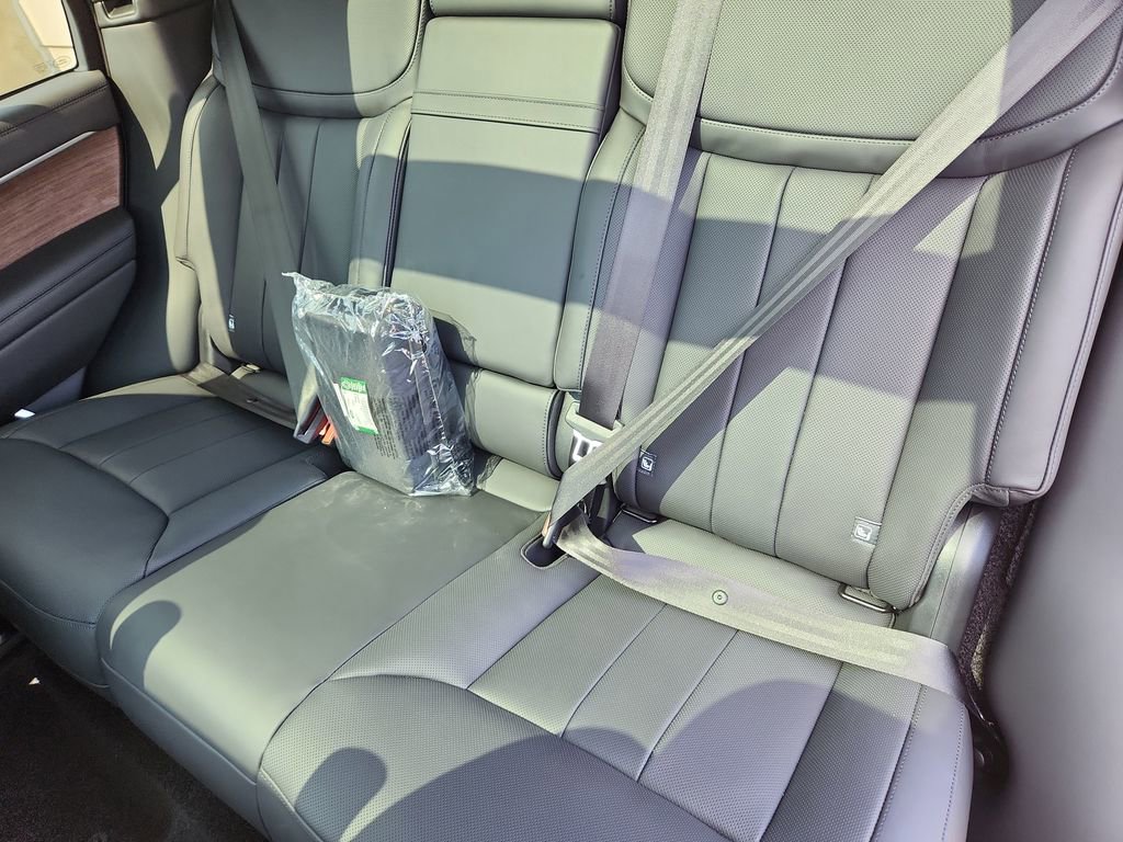 New 2025 Land Rover Range Rover SE image 25