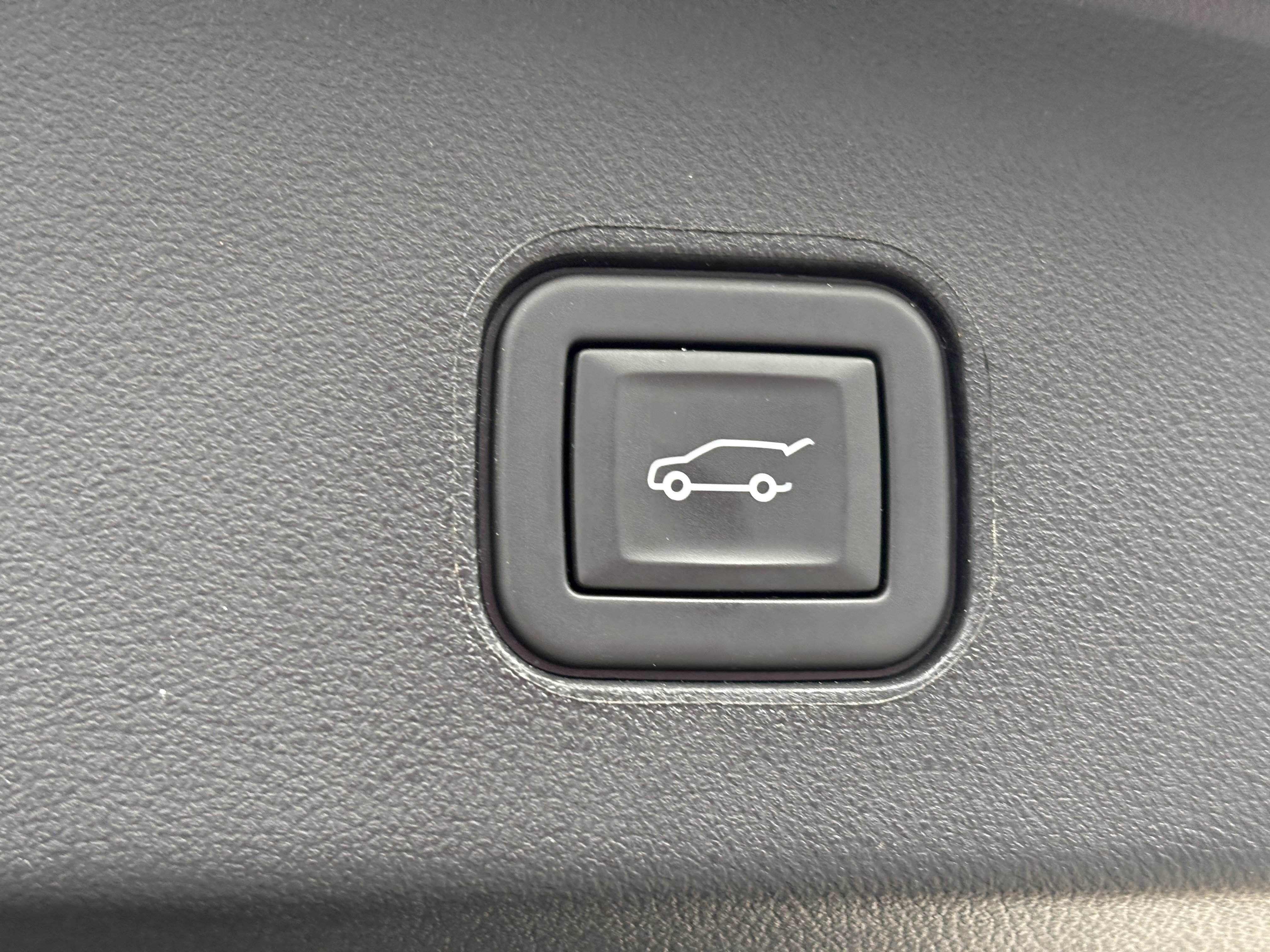 Used 2024 Cadillac Lyriq Sport AWD/4WD image 10