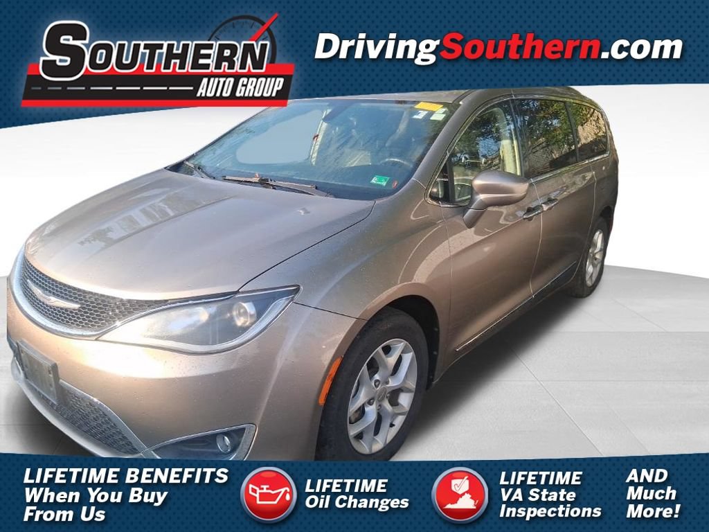 Used 2017 Chrysler Pacifica Touring-L w/ Tire & Wheel Group