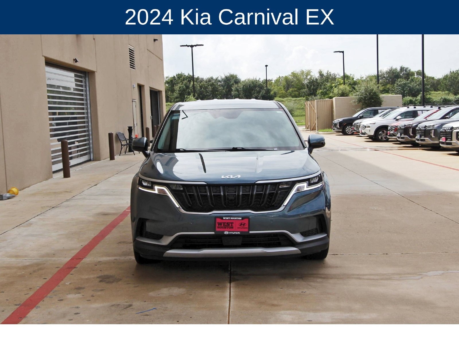 Used 2024 Kia Carnival EX FWD image 2