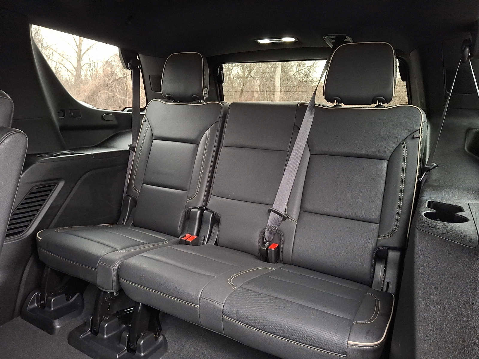Used 2023 GMC Yukon SLT image 10