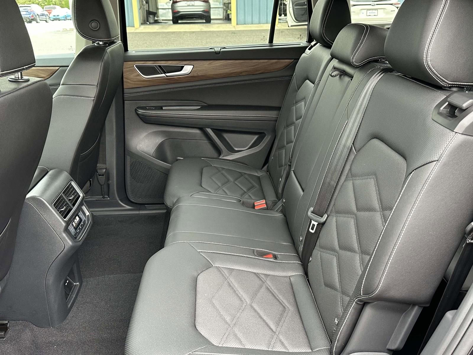 New 2026 Volkswagen Atlas SE image 13