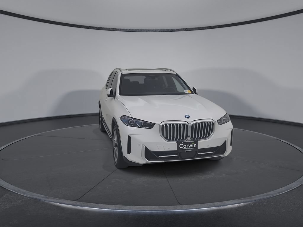 Used 2025 BMW X5 xDrive50e AWD/4WD image 4