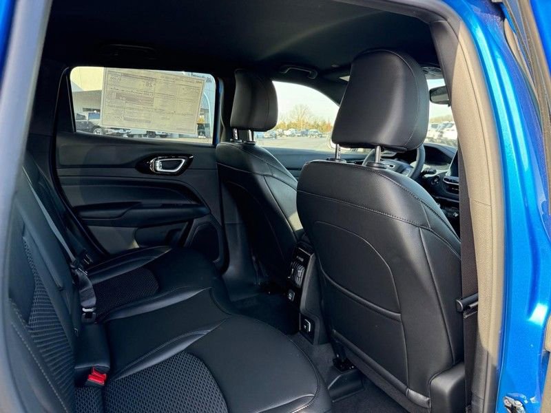 New 2026 Jeep Compass Latitude image 5