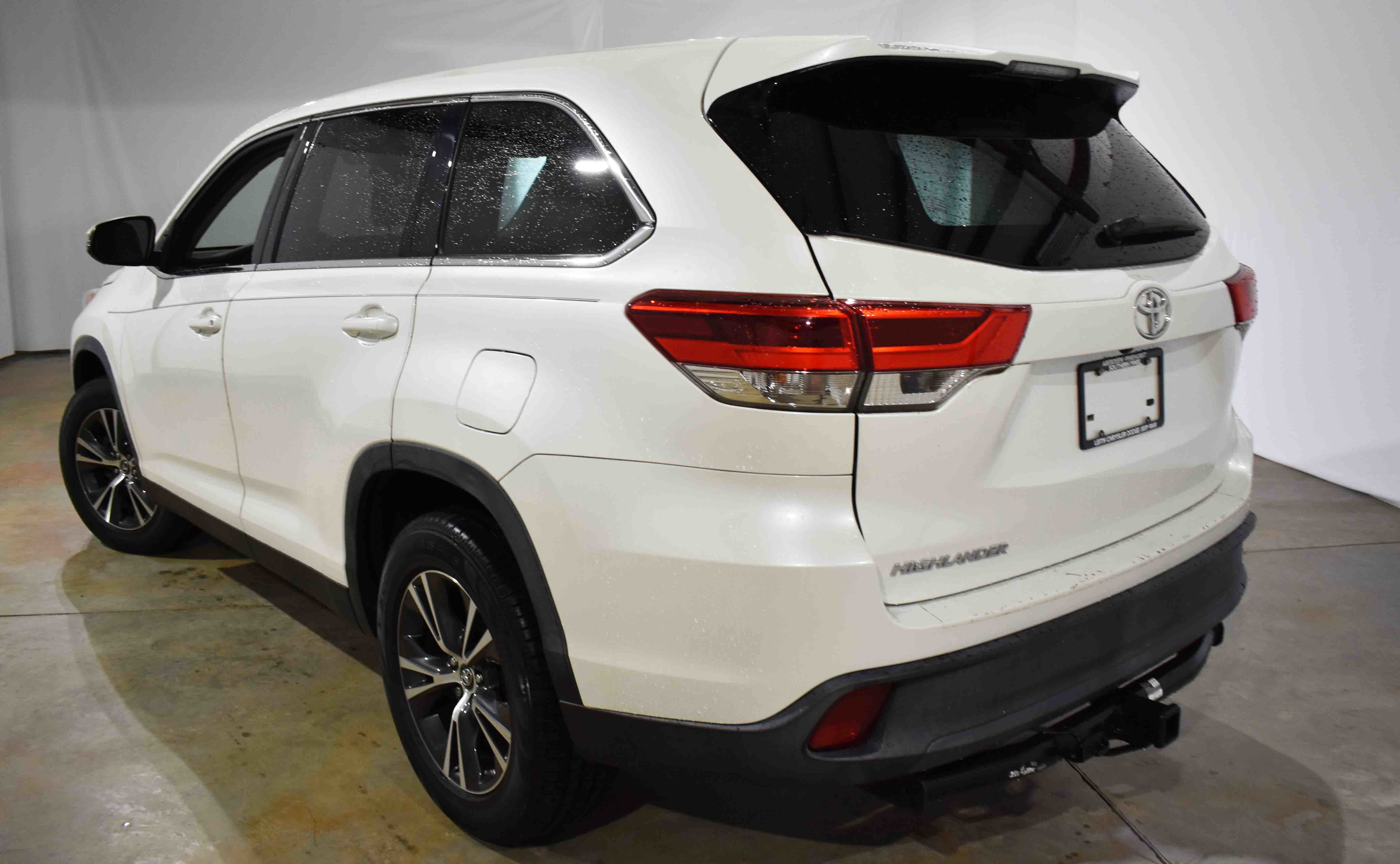 Used 2019 Toyota Highlander LE image 7