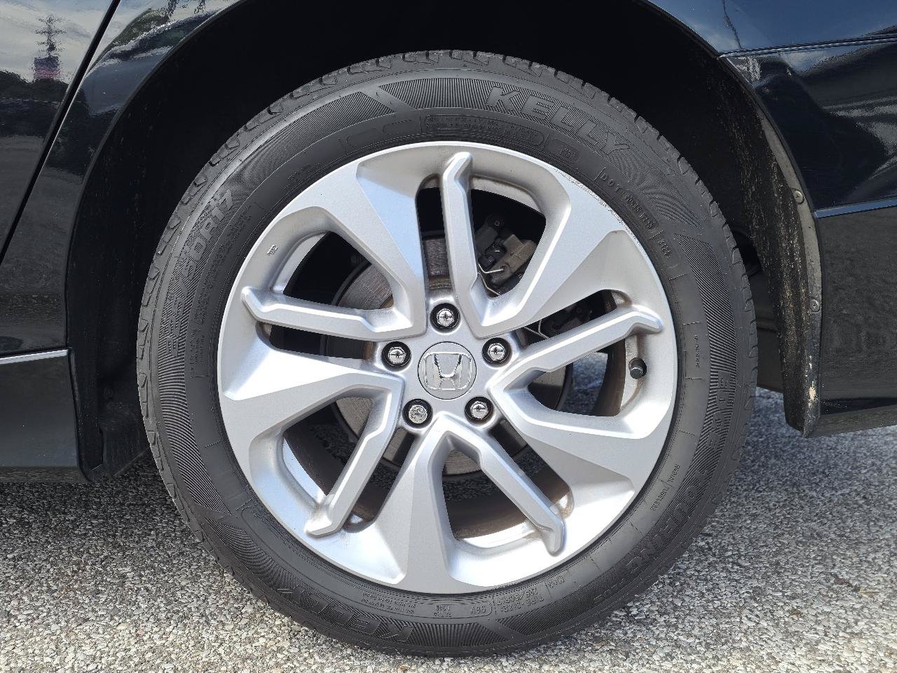 Used 2018 Honda Accord LX image 9