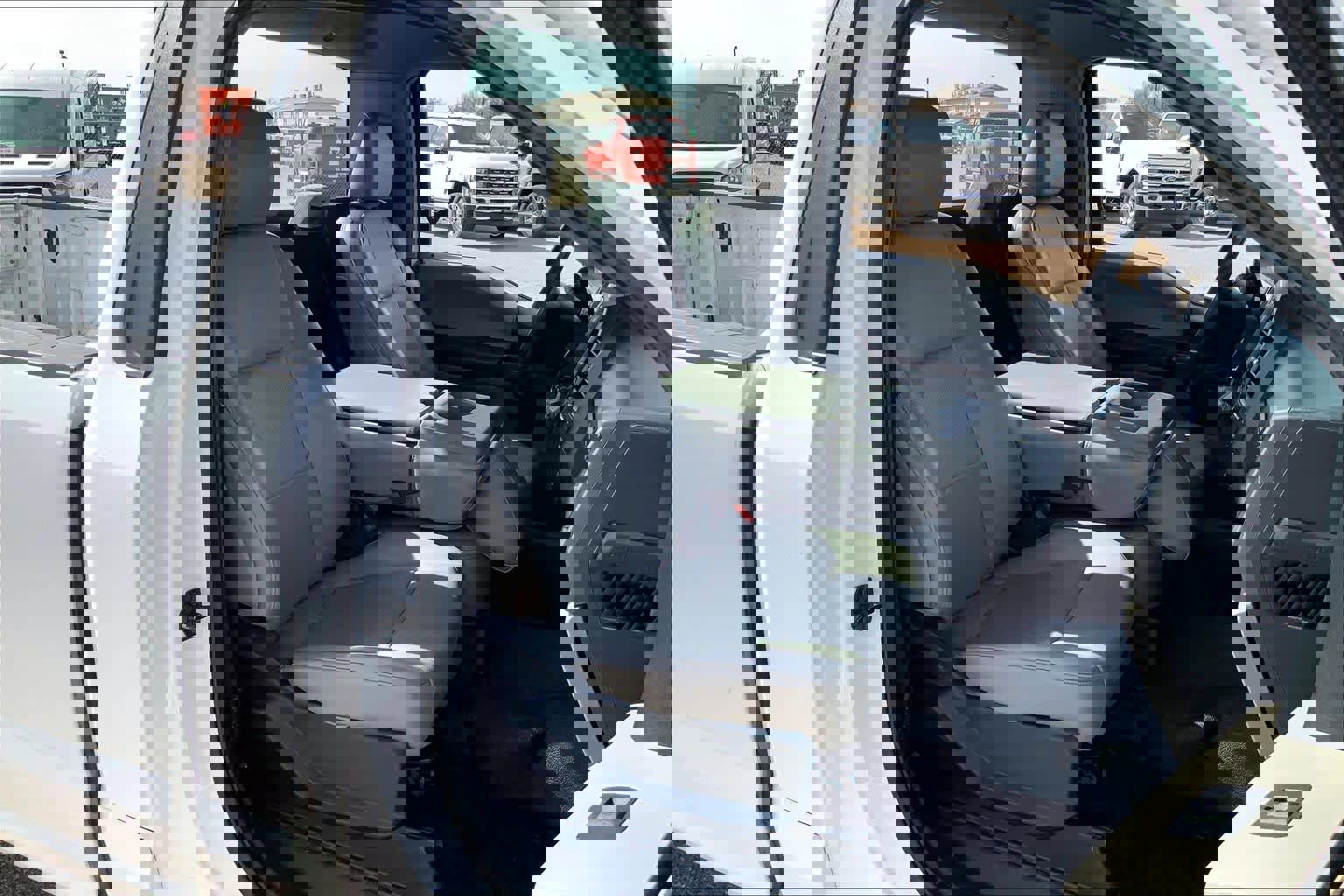 Used 2020 Ford F250 XL w/ Power Equipment Group image 9