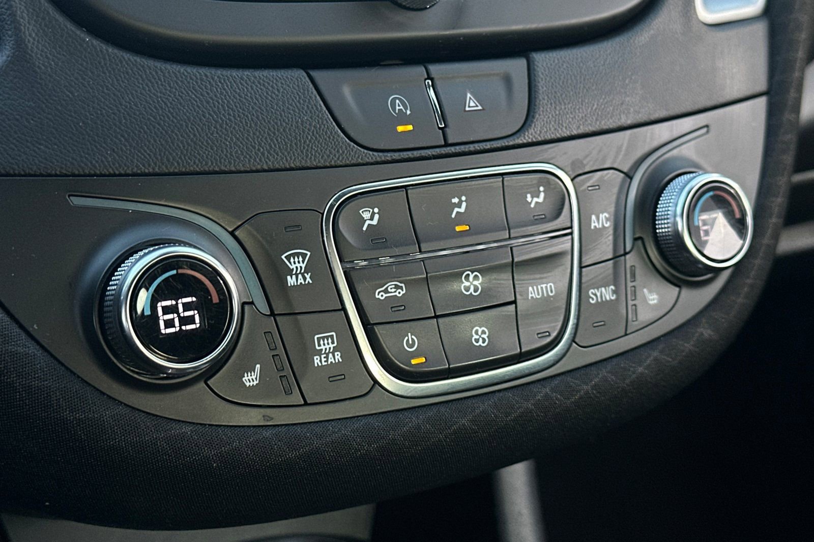 Used 2024 Chevrolet Malibu LT FWD image 22