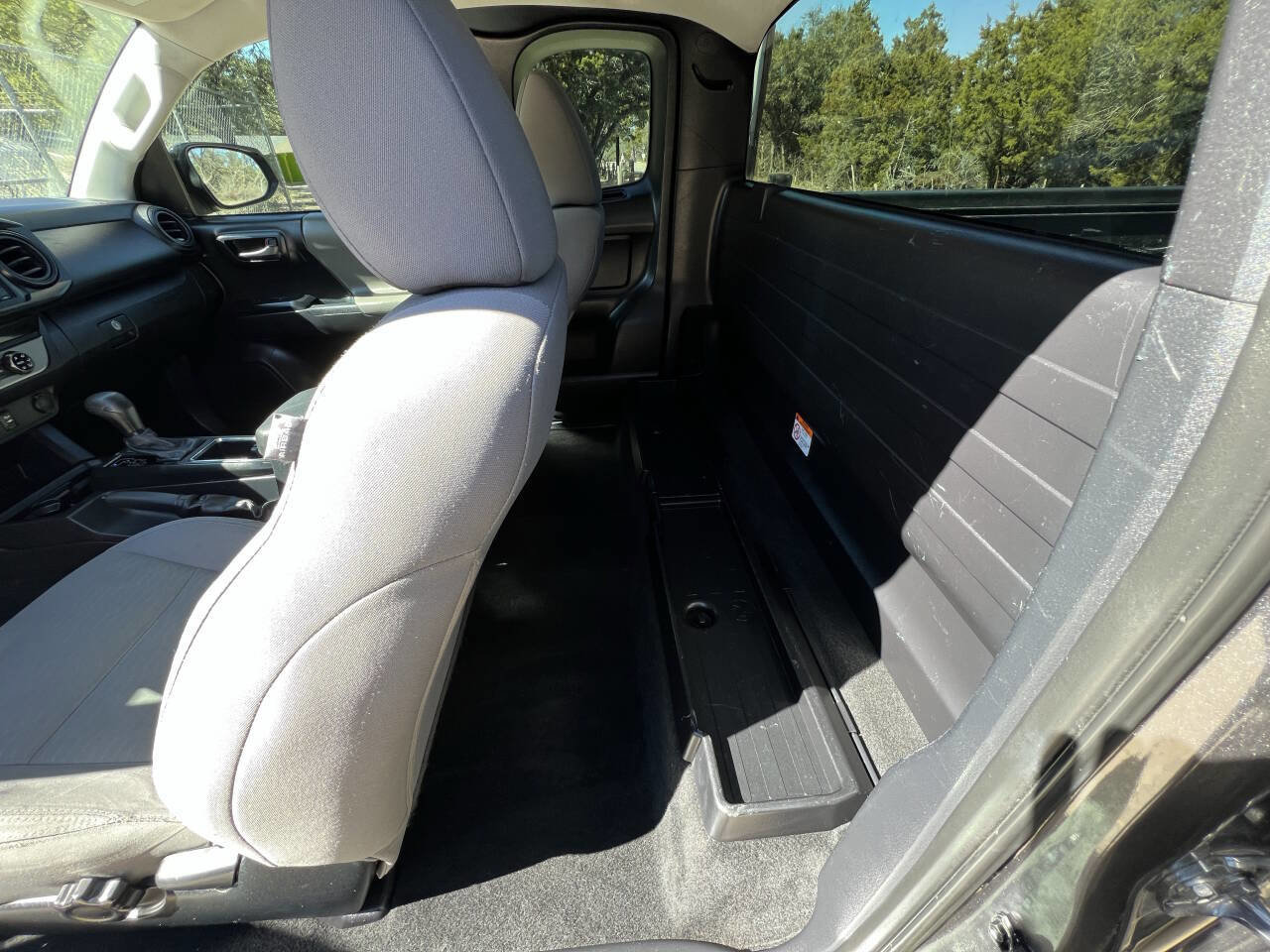 Used 2017 Toyota Tacoma SR image 22