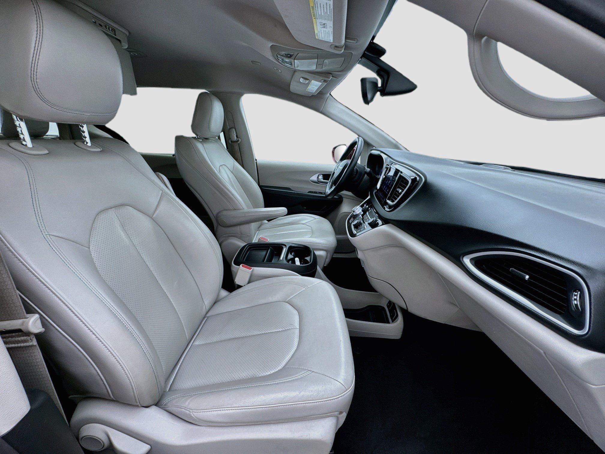 Used 2018 Chrysler Pacifica Touring-L FWD image 21