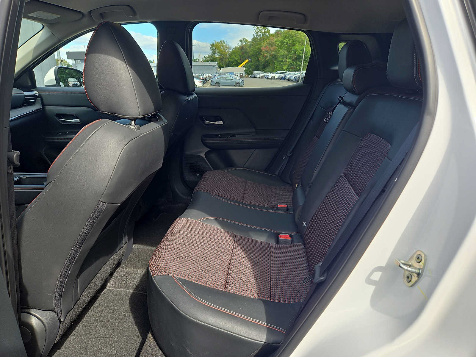 Certified 2025 Nissan Kicks SR w/ Illumination Package AWD/4WD image 10