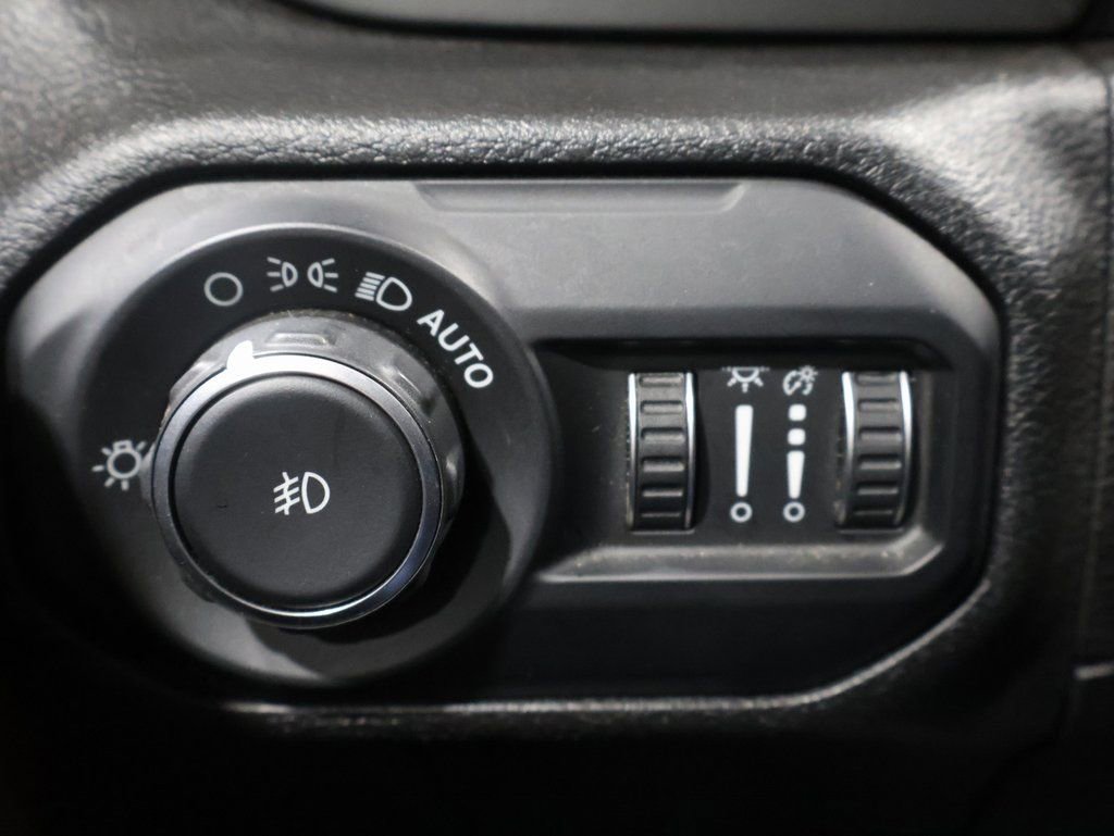 Used 2021 Jeep Wrangler Unlimited Sahara image 38