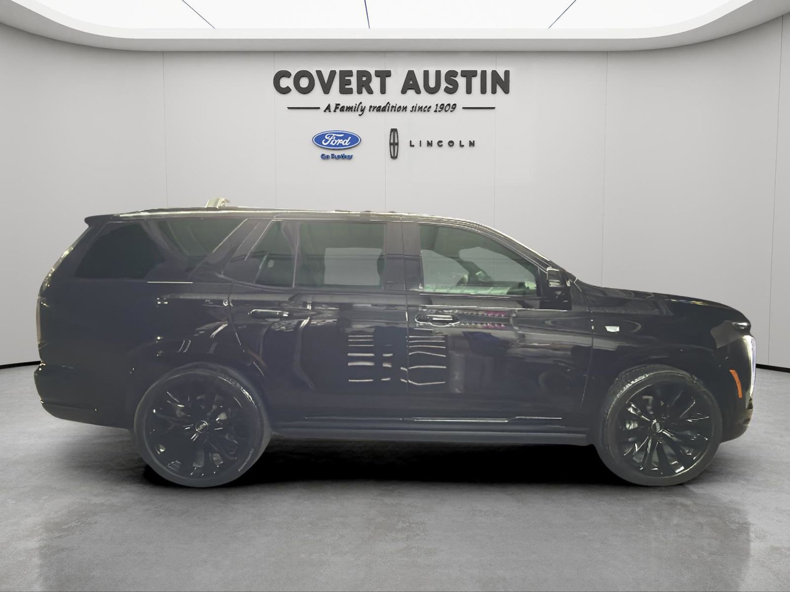 Used 2025 Cadillac Escalade Sport Platinum w/ LPO, ONYX Package image 6