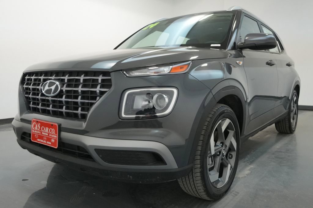New 2024 Hyundai Venue SEL image 14