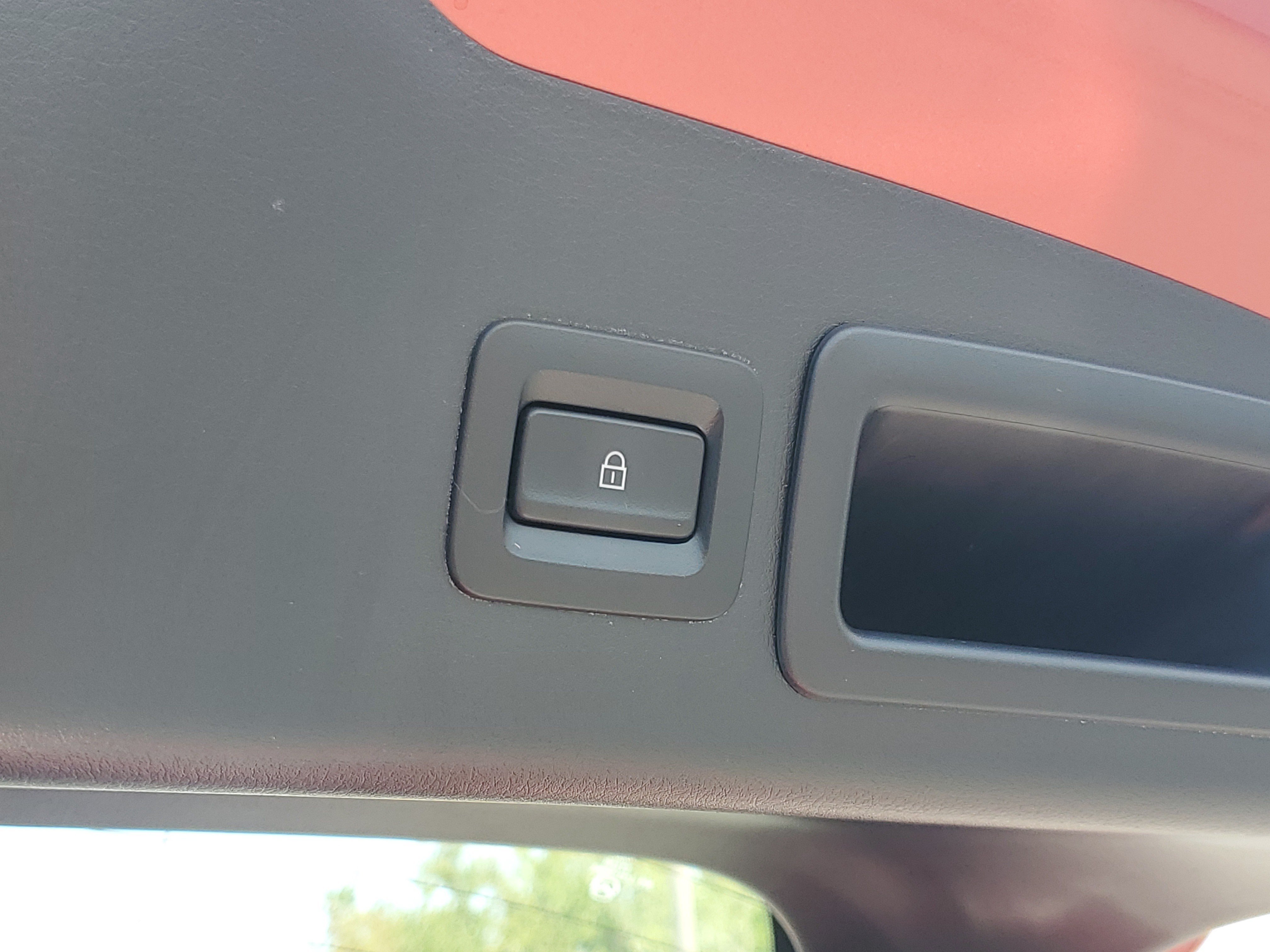 Used 2019 MAZDA MAZDA3 AWD Hatchback w/ Premium Pkg image 11