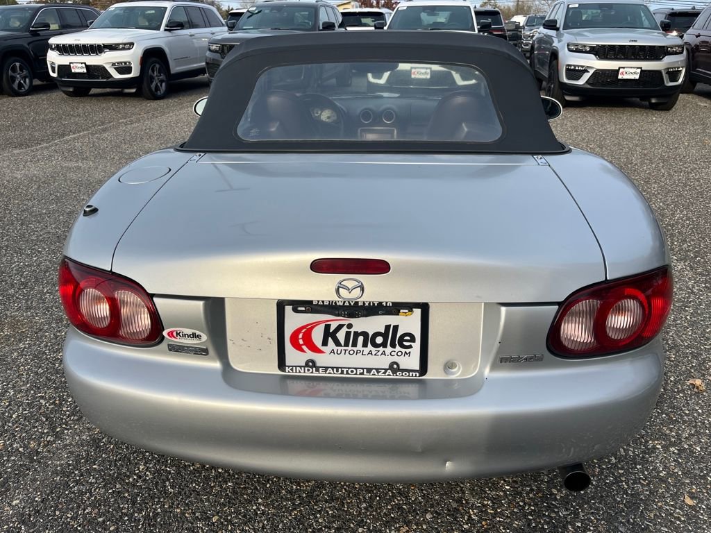 Used 2005 MAZDA MX-5 Miata LS image 17