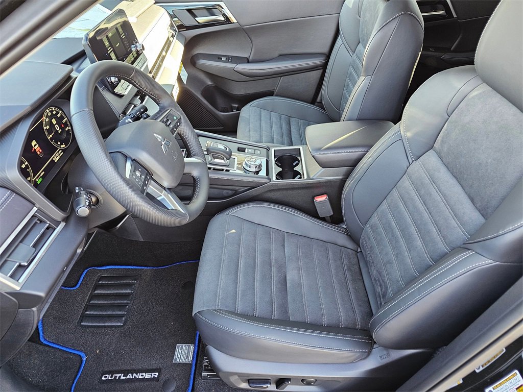 New 2025 Mitsubishi Outlander SE image 7
