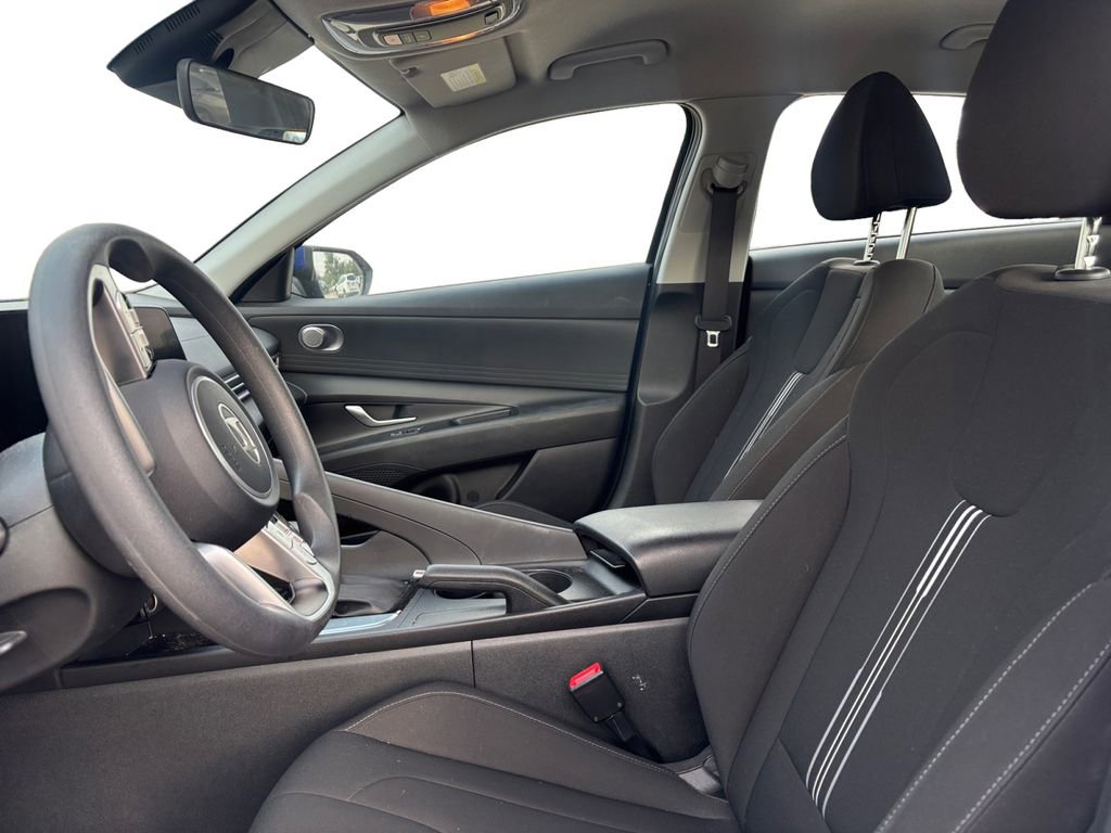 Used 2024 Hyundai Elantra SEL image 9