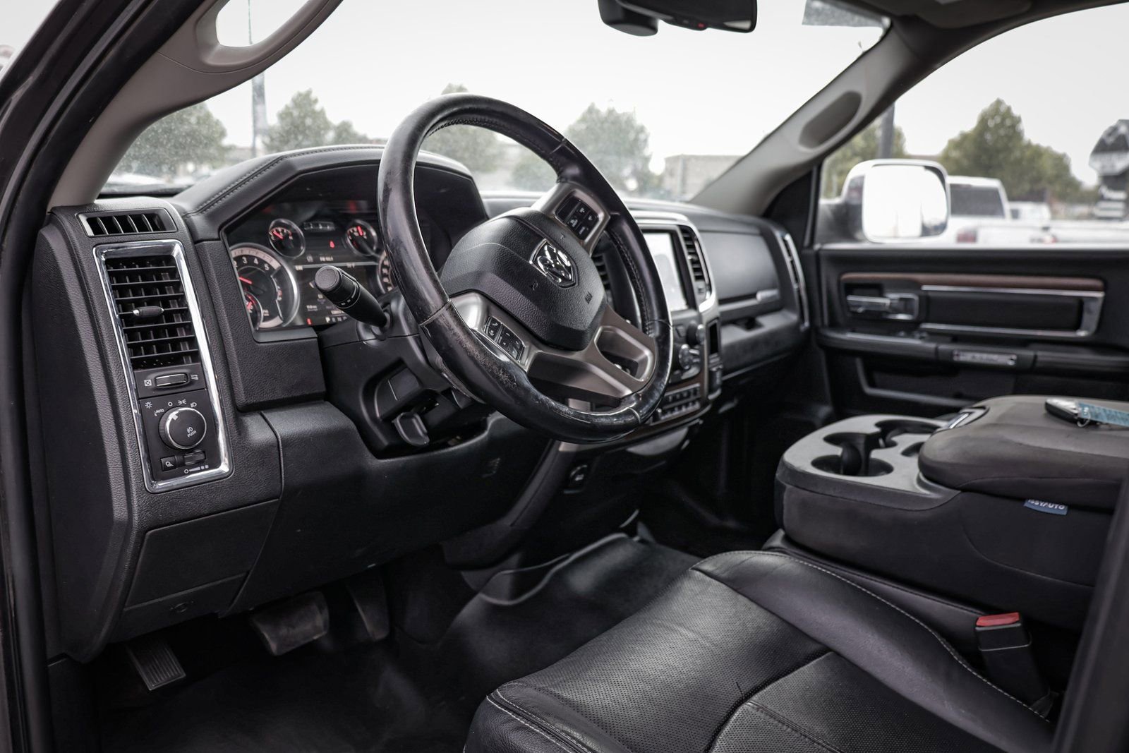 Used 2018 RAM 3500 Laramie w/ Protection Group image 11