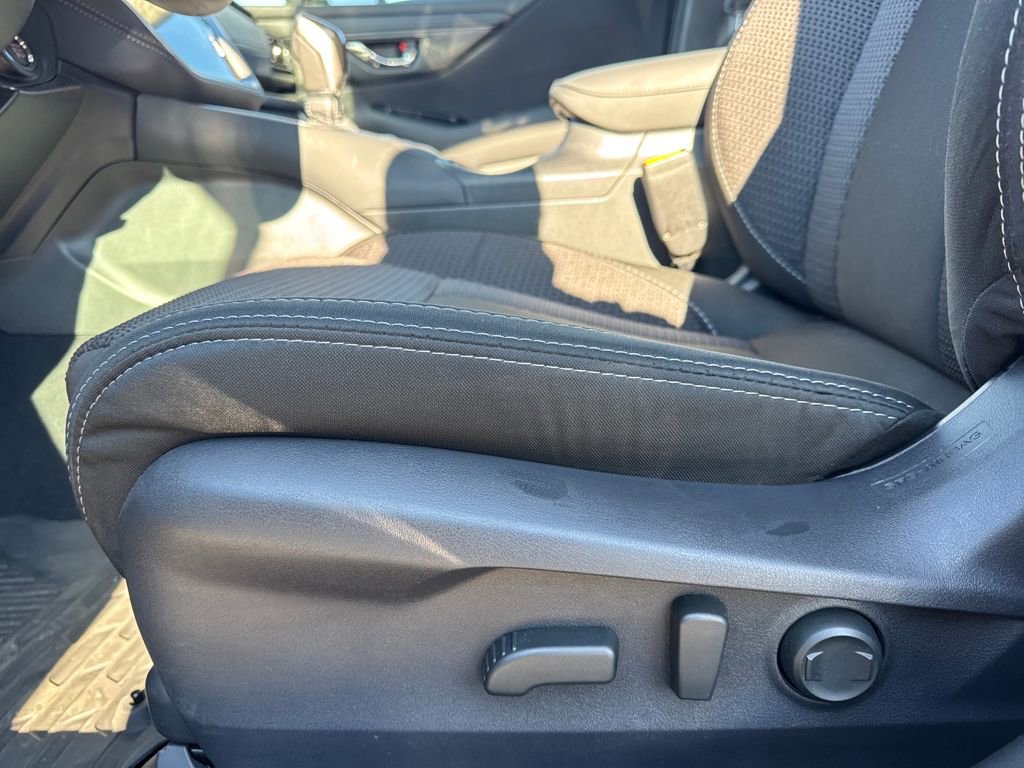 Used 2025 Subaru Outback Premium w/ Popular Package #1A image 14