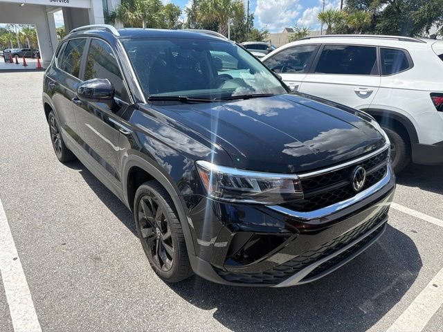 Certified 2023 Volkswagen Taos SE w/ Panoramic Sunroof Package FWD image 3